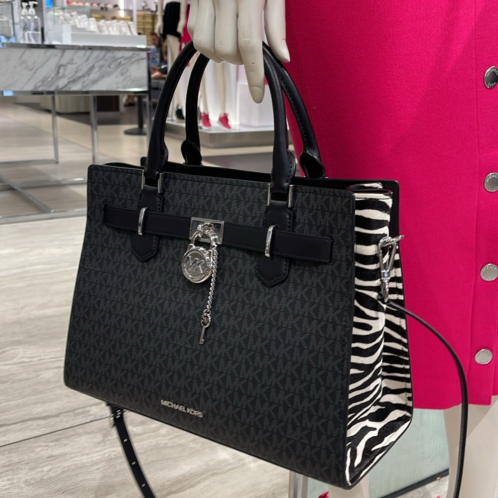 Michael Kors Hamilton Medium Signature Logo Satchel
Black 
NWT - Picture 12 of 16